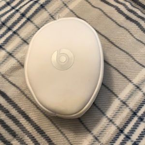 Solo Wireless 3 Beats, brand new condition!